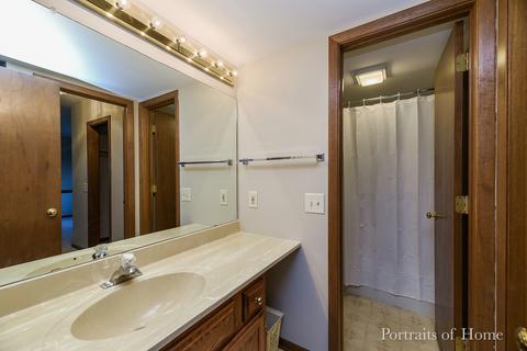 2247 Lakeside Dr, Aurora, IL 60504 photo 16