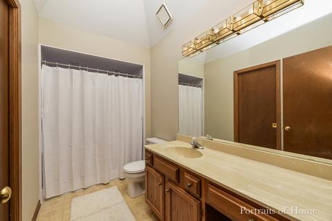 2247 Lakeside Dr, Aurora, IL 60504 photo 13