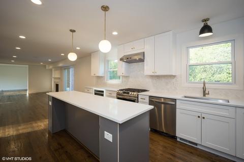 235 Old Post Rd, Northbrook, IL 60062 photo 2