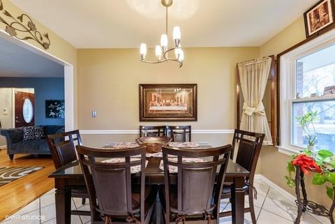 715 S Wolf Rd, Des Plaines, IL 60016 photo 8
