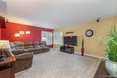 1657 Grantham Ln N, Aurora, IL 60503 photo 9
