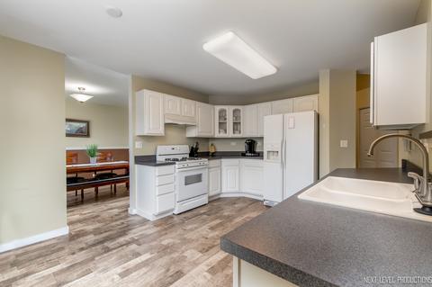 1657 Grantham Ln N, Aurora, IL 60503 photo 13