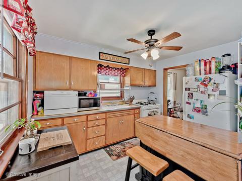 211 N Elroy Ave, Bartlett, IL 60103 photo 5