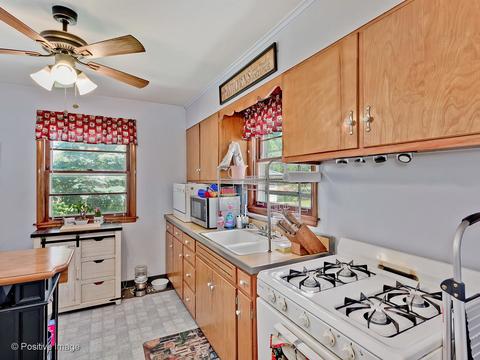 211 N Elroy Ave, Bartlett, IL 60103 photo 6