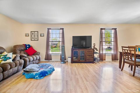 1610 Wadham Pl, Wheaton, IL 60189 photo 3