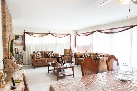 548 Meyer Ct, Aurora, IL 60506 photo 12