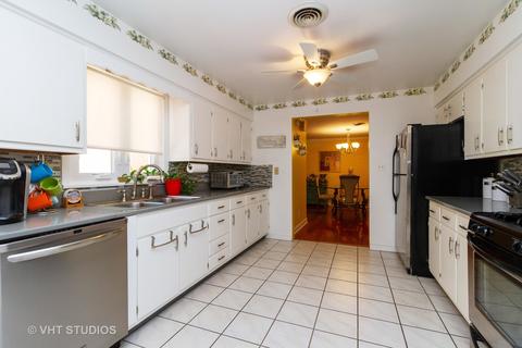 13 Lawrence Dr, Kankakee, IL 60901 photo 5