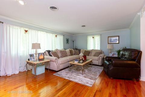 13 Lawrence Dr, Kankakee, IL 60901 photo 3