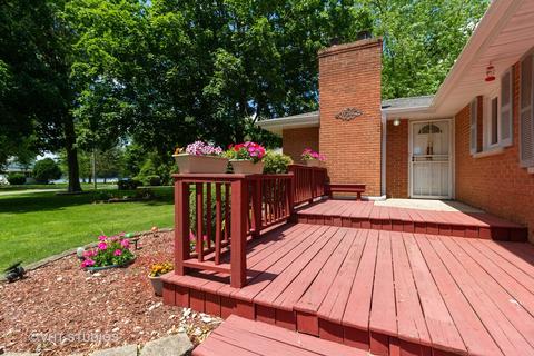13 Lawrence Dr, Kankakee, IL 60901 photo 2