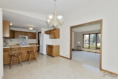 3108 W Lorient Dr, Mchenry, IL 60050 photo 7