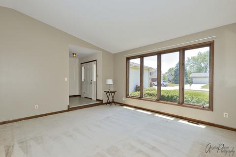 3108 W Lorient Dr, Mchenry, IL 60050 photo 3
