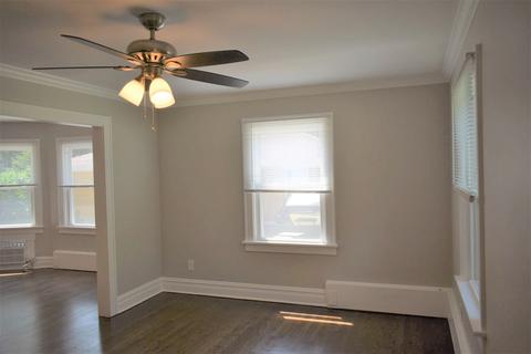 804 N Center St, Mchenry, IL 60050 photo 5