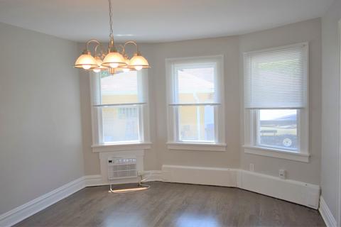 804 N Center St, Mchenry, IL 60050 photo 4