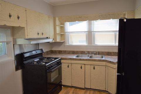 804 N Center St, Mchenry, IL 60050 photo 2