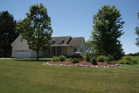 23159 Hazel Rd, Sterling, IL 61081 photo 2