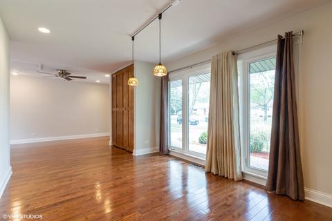 655 Flagstaff Ln, Hoffman Estates, IL 60169 photo 9