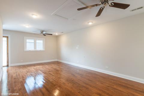 655 Flagstaff Ln, Hoffman Estates, IL 60169 photo 2