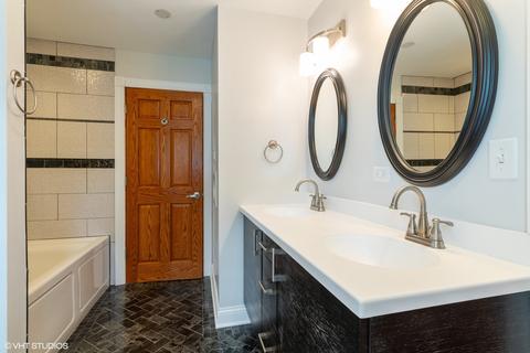 655 Flagstaff Ln, Hoffman Estates, IL 60169 photo 14