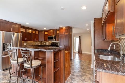 655 Flagstaff Ln, Hoffman Estates, IL 60169 photo 6