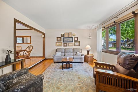 800 Westgate Ave, Aurora, IL 60506 photo 3