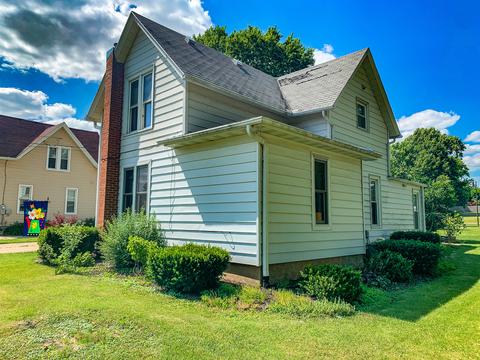 609 E 3rd St, Rock Falls, IL 61071 photo 2