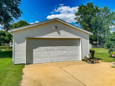 609 E 3rd St, Rock Falls, IL 61071 photo 3