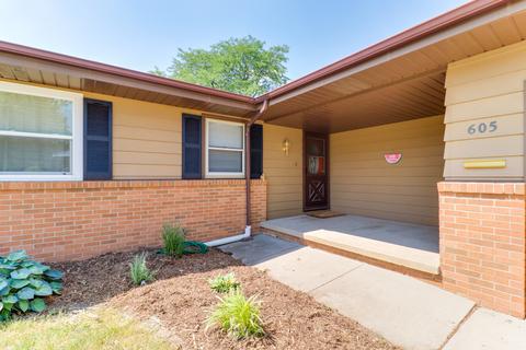 605 S Blair Dr, Normal, IL 61761 photo 2