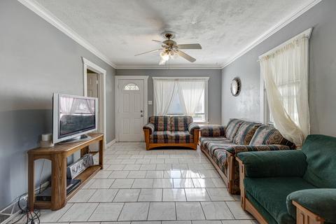 753 Raymond St, Elgin, IL 60120 photo 5