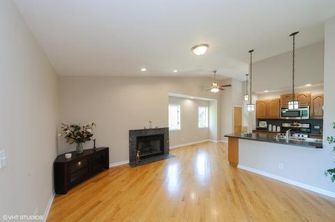 808 Maple Ln, Wheeling, IL 60090 photo 5