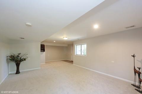 808 Maple Ln, Wheeling, IL 60090 photo 13