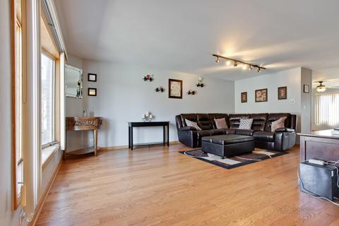 1775 Lakeview Dr #B, Wheeling, IL 60090 photo 4