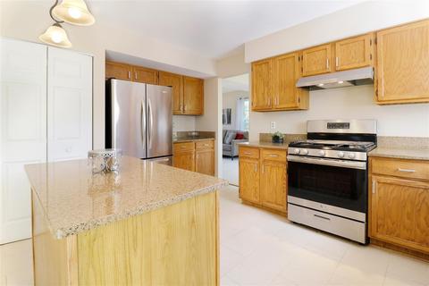 672 Paddock Ln, Batavia, IL 60510 photo 10