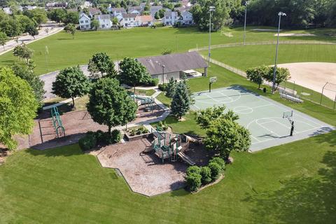 675 Morris Ct, Lakemoor, IL 60051 photo 28