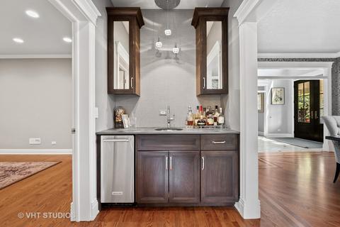239 E South St, Elmhurst, IL 60126 photo 8