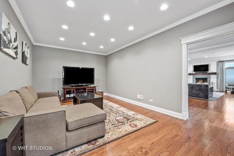 239 E South St, Elmhurst, IL 60126 photo 9