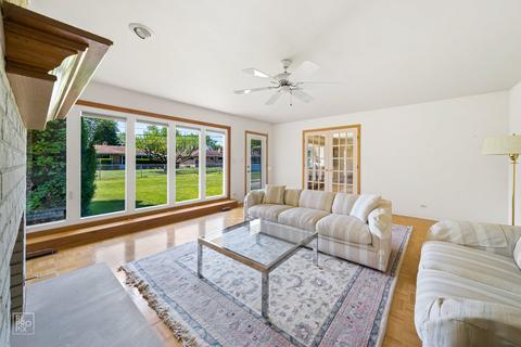 547 Lance Dr, Des Plaines, IL 60016 photo 5