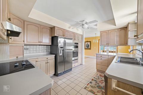547 Lance Dr, Des Plaines, IL 60016 photo 9