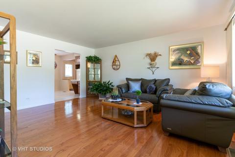 375 Frederick Ln, Hoffman Estates, IL 60169 photo 4