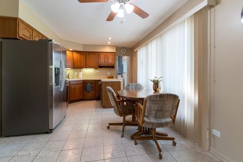375 Frederick Ln, Hoffman Estates, IL 60169 photo 5