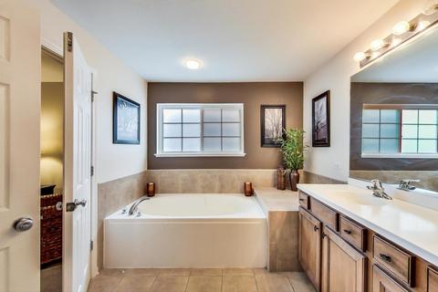 327 Monument Rd, Elgin, IL 60124 photo 30