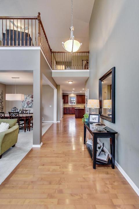 327 Monument Rd, Elgin, IL 60124 photo 3