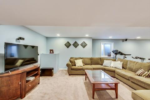 327 Monument Rd, Elgin, IL 60124 photo 35