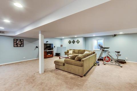 327 Monument Rd, Elgin, IL 60124 photo 33