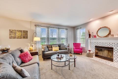 327 Monument Rd, Elgin, IL 60124 photo 13