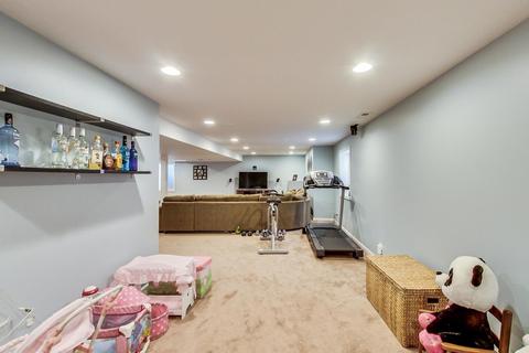 327 Monument Rd, Elgin, IL 60124 photo 40