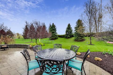 327 Monument Rd, Elgin, IL 60124 photo 45