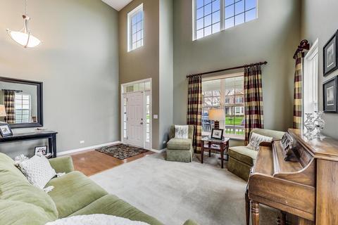327 Monument Rd, Elgin, IL 60124 photo 4
