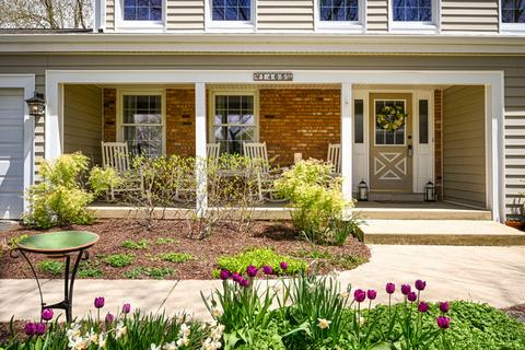1465 Stonebridge Trl, Wheaton, IL 60189 photo 2