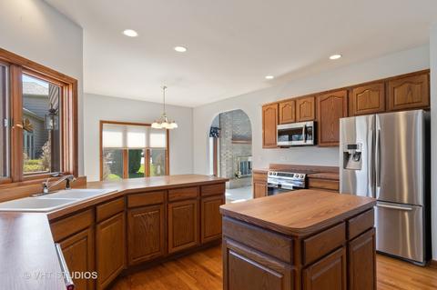2271 Sutton Ln, Aurora, IL 60502 photo 8