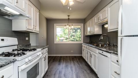 660 Ambleside Rd, Des Plaines, IL 60016 photo 8